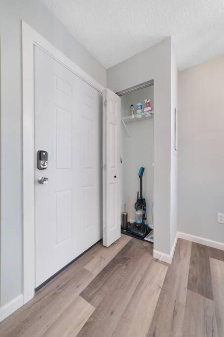New Modern Bungalow Close To Downtown! Fully Fenced Yard St. Augustine Exterior photo