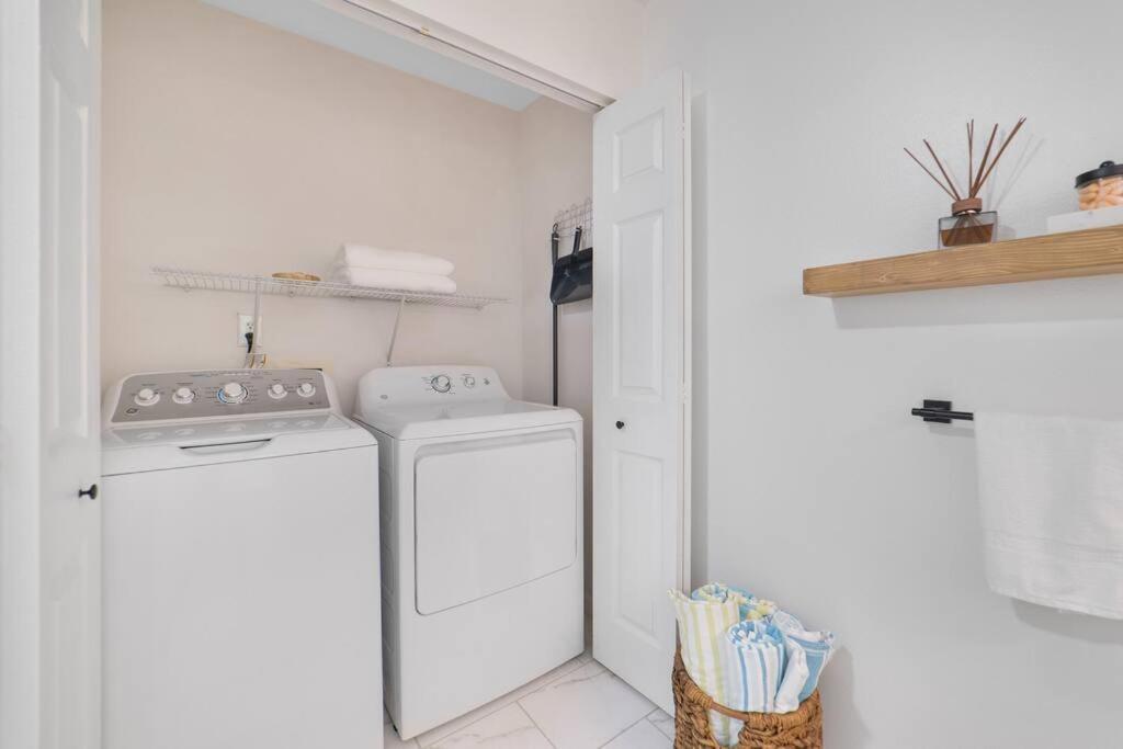 New Modern Bungalow Close To Downtown! Fully Fenced Yard St. Augustine Exterior photo