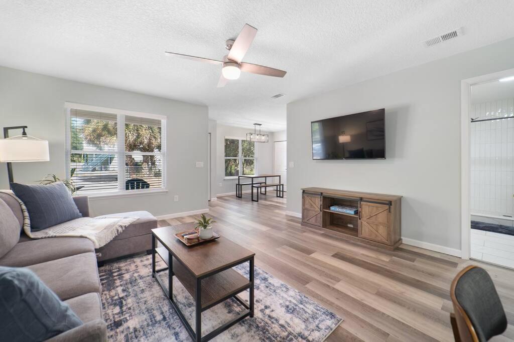 New Modern Bungalow Close To Downtown! Fully Fenced Yard St. Augustine Exterior photo